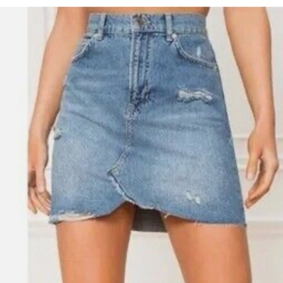 Free People We the Free Hallie Distressed Mini Denim Skirt in Blue Size 29 EUC - Picture 2 of 9